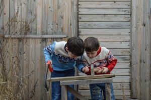master, kids, baby, saw, a hammer, carpenter, nails, workshop, carpenters, boys, assistants, family, assistant, help, carpenter, carpenter, carpenter, carpenter, carpenter